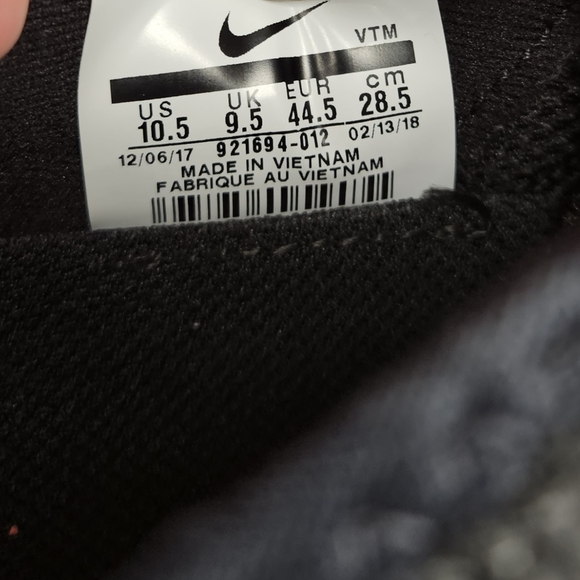 Nike Air Max Sequent 3 / Mens Size 10.5 / Black, Yellow, & Orange - Picture 11 of 11